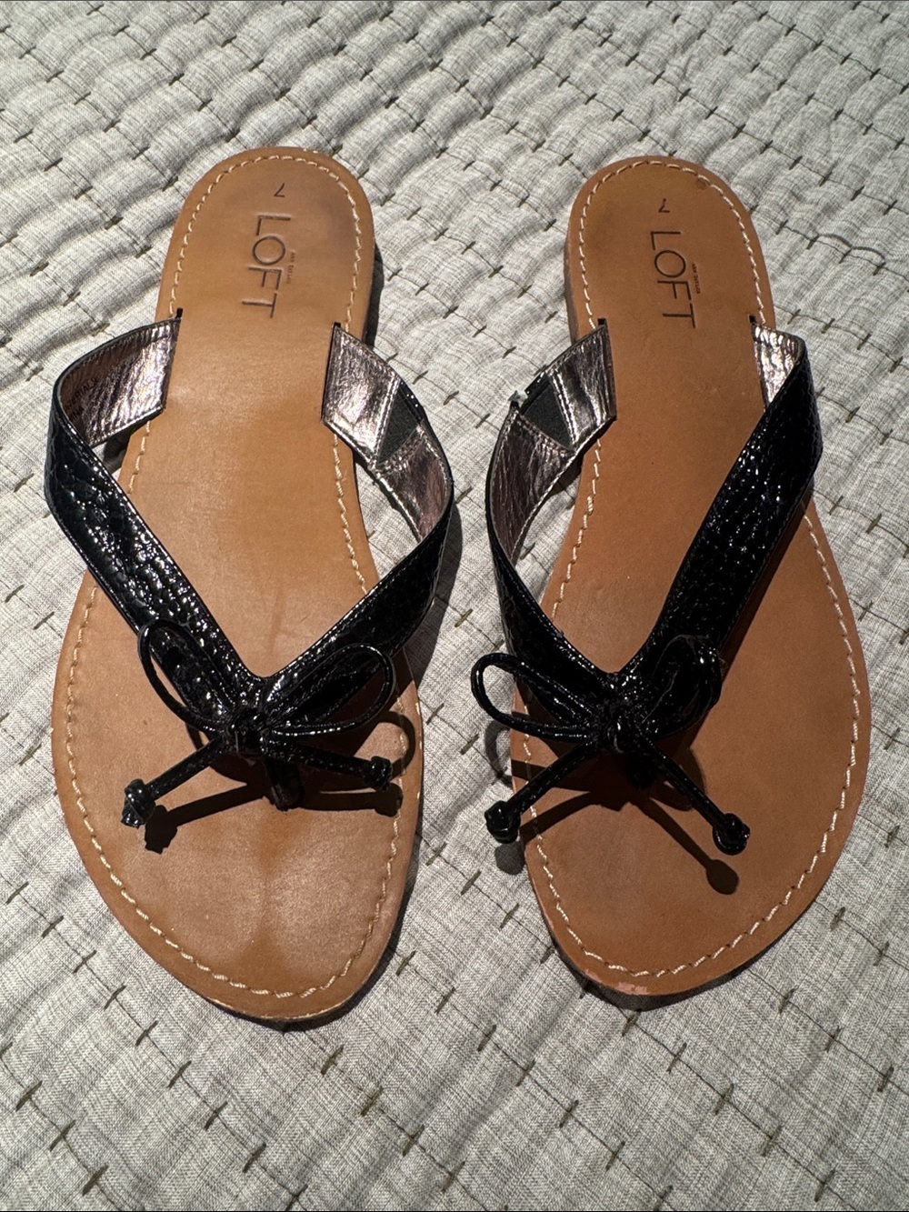 LOFT Black Bow Thong Sandals